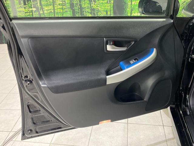 プリウス S 禁煙車 スマートキー HIDヘッド オートライト オートエアコン 純正オーディオ CD 純正アルミ 盗難防止システム プライバシーガラス(31枚目)