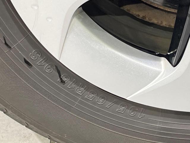 プリウス S 禁煙車 スマートキー HIDヘッド オートライト オートエアコン 純正オーディオ CD 純正アルミ 盗難防止システム プライバシーガラス(36枚目)