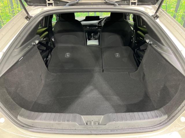 ＭＡＺＤＡ３ファストバック ２０Ｓプロアクティブ　ツーリングセレクション　純正８．８型ナビ　全周囲カメラ　衝突被害軽減システム　レーダークルーズ　禁煙車　パワーシート　ドラレコ　コーナーセンサー　スマートキー　ＬＥＤヘッド　ビルトインＥＴＣ　オートハイビーム　オートライト（11枚目）