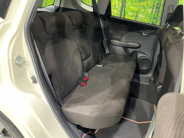 フィットハイブリッド シーズ ファインスタイル 純正ナビ バックカメラ 禁煙車 ETC Bluetooth スマートキー シートヒーター HIDヘッド クルーズコントロール オートライト ステアリングスイッチ 15インチアルミ CD ワンセグ(10枚目)