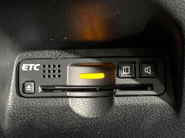 フィットハイブリッド シーズ ファインスタイル 純正ナビ バックカメラ 禁煙車 ETC Bluetooth スマートキー シートヒーター HIDヘッド クルーズコントロール オートライト ステアリングスイッチ 15インチアルミ CD ワンセグ(36枚目)