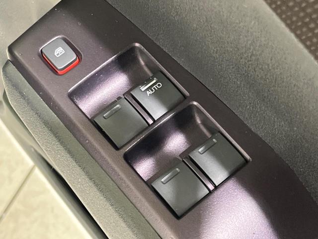 フィットハイブリッド シーズ ファインスタイル 純正ナビ バックカメラ 禁煙車 ETC Bluetooth スマートキー シートヒーター HIDヘッド クルーズコントロール オートライト ステアリングスイッチ 15インチアルミ CD ワンセグ(42枚目)