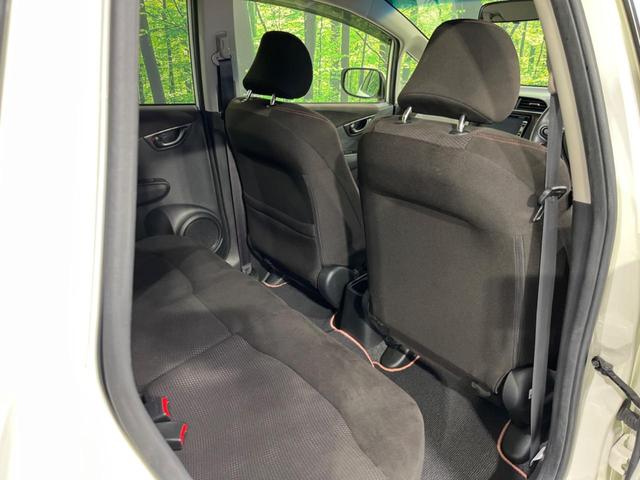 フィットハイブリッド シーズ ファインスタイル 純正ナビ バックカメラ 禁煙車 ETC Bluetooth スマートキー シートヒーター HIDヘッド クルーズコントロール オートライト ステアリングスイッチ 15インチアルミ CD ワンセグ(43枚目)