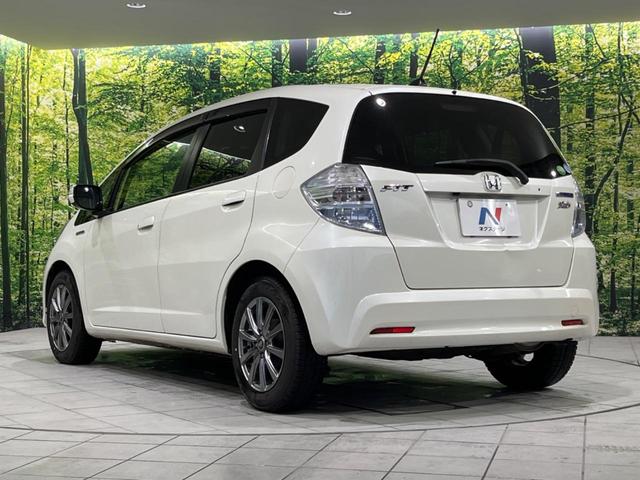 フィットハイブリッド シーズ ファインスタイル 純正ナビ バックカメラ 禁煙車 ETC Bluetooth スマートキー シートヒーター HIDヘッド クルーズコントロール オートライト ステアリングスイッチ 15インチアルミ CD ワンセグ(47枚目)