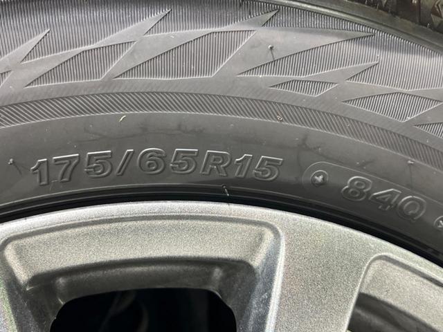 フィットハイブリッド シーズ ファインスタイル 純正ナビ バックカメラ 禁煙車 ETC Bluetooth スマートキー シートヒーター HIDヘッド クルーズコントロール オートライト ステアリングスイッチ 15インチアルミ CD ワンセグ(53枚目)