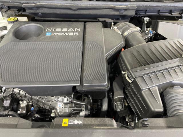 エクストレイル Ｇ　ｅ－４ＯＲＣＥ　純正１２．３型ナビ　全周囲カメラ　プロパイロット　衝突被害軽減システム　禁煙車　デジタルインナーミラー　電動リアゲート　レザーシート　コーナーセンサー　スマートキー　ＬＥＤヘッド　ビルトインＥＴＣ（18枚目）