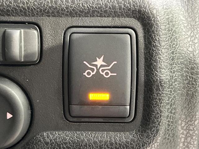 ノート Ｘ　ＤＩＧ－Ｓ　エマージェンシーブレーキパッケージ　純正ナビ　バックカメラ　衝突被害軽減システム　禁煙車　スマートキー　ＥＴＣ　車線逸脱警報　オートエアコン　ＣＤ　地デジ　アイドリングストップ　電動格納ミラー　プライバシーガラス（5枚目）