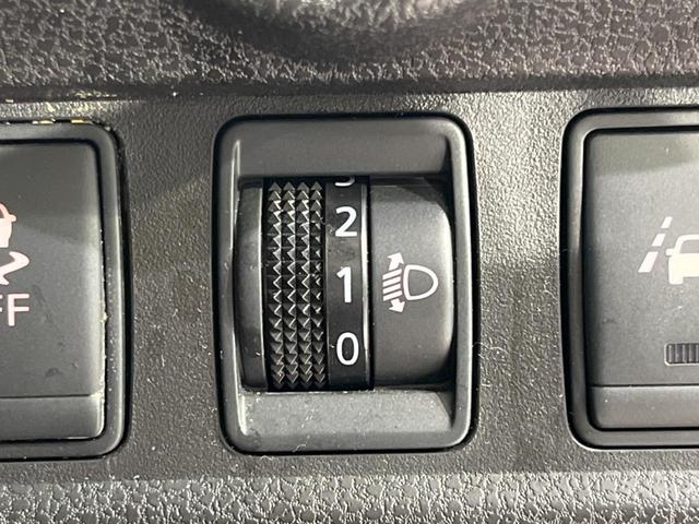 ノート Ｘ　ＤＩＧ－Ｓ　エマージェンシーブレーキパッケージ　純正ナビ　バックカメラ　衝突被害軽減システム　禁煙車　スマートキー　ＥＴＣ　車線逸脱警報　オートエアコン　ＣＤ　地デジ　アイドリングストップ　電動格納ミラー　プライバシーガラス（52枚目）