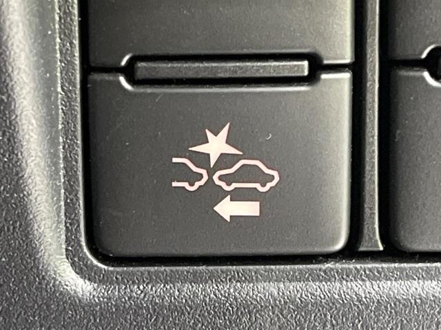 ヴォクシー ＺＳ　煌ＩＩＩ　フリップダウンモニター　純正１０型ナビ　両側電動ドア　衝突軽減装置　バックカメラ　禁煙車　クルコン　ＥＴＣ　オートエアコン　スマートキー　Ｂｌｕｅｔｏｏｔｈ再生　フルセグ　ＬＥＤヘッドライト（7枚目）