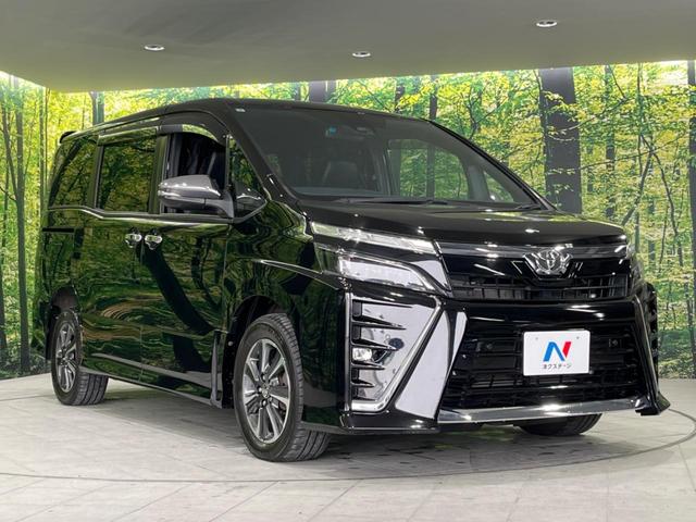 ヴォクシー ＺＳ　煌ＩＩＩ　フリップダウンモニター　純正１０型ナビ　両側電動ドア　衝突軽減装置　バックカメラ　禁煙車　クルコン　ＥＴＣ　オートエアコン　スマートキー　Ｂｌｕｅｔｏｏｔｈ再生　フルセグ　ＬＥＤヘッドライト（17枚目）