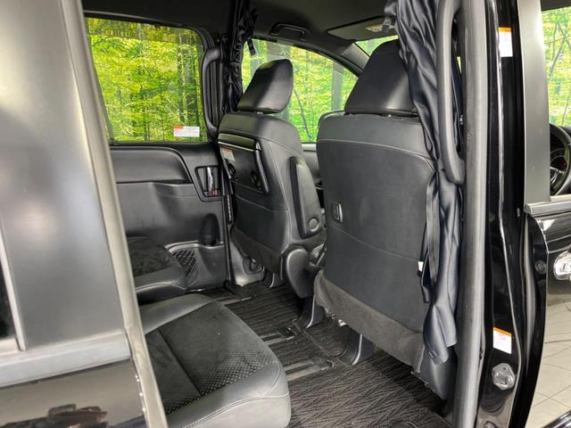 ヴォクシー ＺＳ　煌ＩＩＩ　フリップダウンモニター　純正１０型ナビ　両側電動ドア　衝突軽減装置　バックカメラ　禁煙車　クルコン　ＥＴＣ　オートエアコン　スマートキー　Ｂｌｕｅｔｏｏｔｈ再生　フルセグ　ＬＥＤヘッドライト（42枚目）