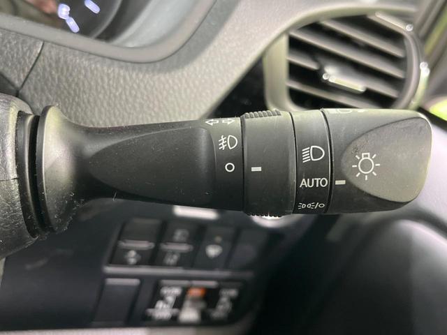 ヴォクシー ＺＳ　煌ＩＩＩ　フリップダウンモニター　純正１０型ナビ　両側電動ドア　衝突軽減装置　バックカメラ　禁煙車　クルコン　ＥＴＣ　オートエアコン　スマートキー　Ｂｌｕｅｔｏｏｔｈ再生　フルセグ　ＬＥＤヘッドライト（51枚目）