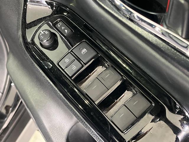 ヴォクシー ＺＳ　煌ＩＩＩ　フリップダウンモニター　純正１０型ナビ　両側電動ドア　衝突軽減装置　バックカメラ　禁煙車　クルコン　ＥＴＣ　オートエアコン　スマートキー　Ｂｌｕｅｔｏｏｔｈ再生　フルセグ　ＬＥＤヘッドライト（60枚目）