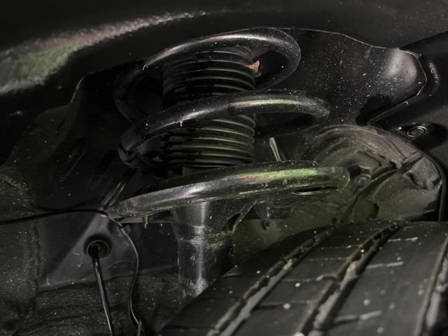 ＮＸ ＮＸ２００ｔ　バージョンＬ　４ＷＤ　サンルーフ　純正ナビ　衝突軽減装置　バックカメラ　レーダークルーズ　シートベンチレーション　ＥＴＣ　Ｂｌｕｅｔｏｏｔｈ　フルセグ　パワーバックドア　クリアランスソナー　３眼ＬＥＤヘッドライト（20枚目）