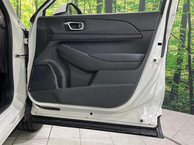 ヴェゼル e:HEV X メーカー9型ナビ 衝突軽減装置 アダプティブクルーズ バックカメラ ETC2.0 Bluetooth再生 フルセグ LEDヘッドライト ワイヤレス充電 オートエアコン スマートキー(42枚目)