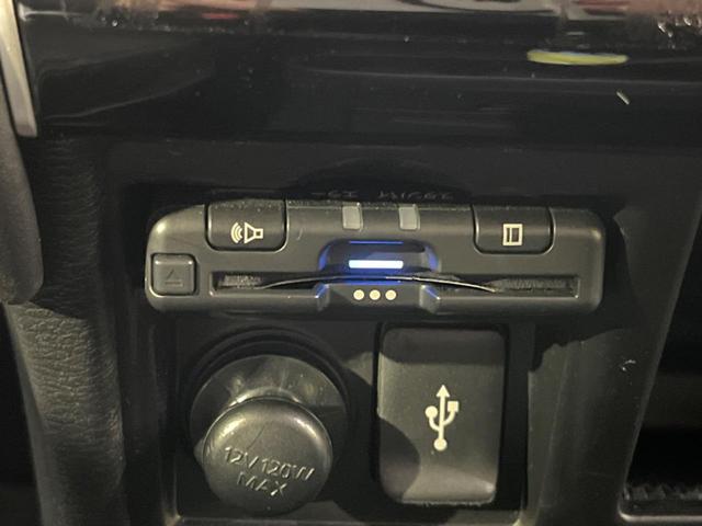 デリカＤ：５ Ｐ　純正１０．１型ナビ　両側電動ドア　全周囲カメラ　衝突軽減システム　レーダークルーズ　禁煙車　電動リアゲート　パワーシート　ブラインドスポットモニター　ＥＴＣ　ドラレコ　ＬＥＤヘッドライト（50枚目）