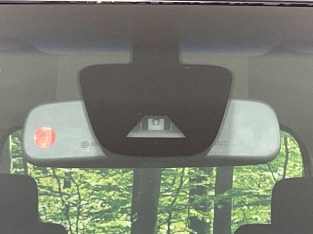 セレナ ハイウェイスター S-ハイブリッド フリップダウンモニター 電動スライドドア SDナビ バックカメラ 衝突被害軽減システム 禁煙車 スマートキー ETC クルコン 車線逸脱警報 オートライト オートエアコン リアサンシェード(6枚目)