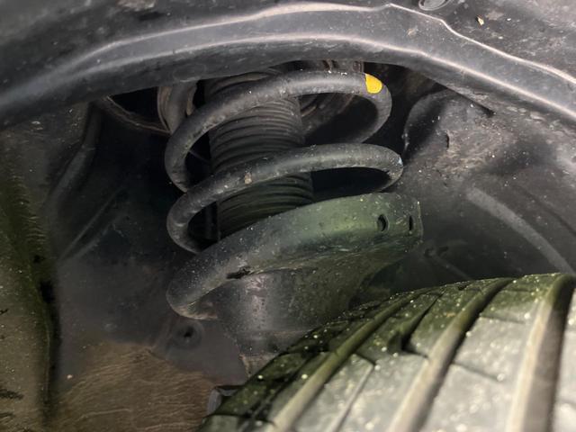 レガシィアウトバック リミテッド　４ＷＤ　サンルーフ　ＳＤナビ　バックカメラ　衝突軽減システム　レーダークルーズ　禁煙車　電動リアゲート　レザーシート　シートヒーター　スマートキー　ＬＥＤヘッド　ＥＴＣ　車線逸脱警報　オートライト（20枚目）