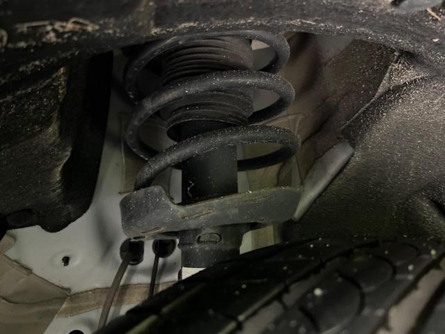 ヴェゼル ハイブリッドZ・ホンダセンシング 純正ナビ バックカメラ 衝突被害軽減システム レーダークルーズ 禁煙車  シートヒーター スマートキー LEDヘッド ETC 車線逸脱警報 オートライト デュアルエアコン 電動パーキングブレーキ(20枚目)