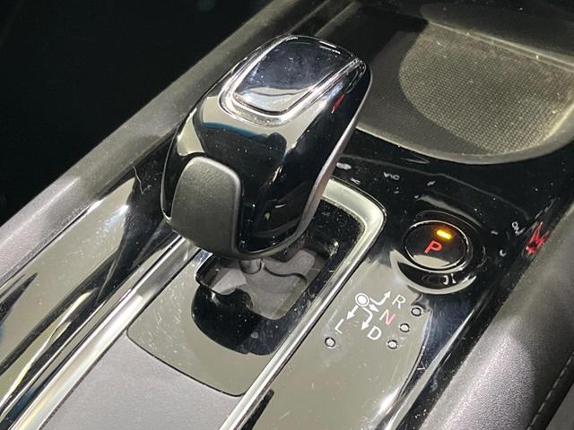 ヴェゼル ハイブリッドZ・ホンダセンシング 純正ナビ バックカメラ 衝突被害軽減システム レーダークルーズ 禁煙車  シートヒーター スマートキー LEDヘッド ETC 車線逸脱警報 オートライト デュアルエアコン 電動パーキングブレーキ(25枚目)