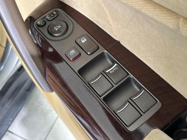 エリシオン Gエアロ 両側電動ドア SDナビ バックカメラ 禁煙車 ドラレコ スマートキー HIDヘッド ETC オートライト デュアルエアコン リアエアコン Bluetooth CD DVD再生 フルセグ HIDフォグ(38枚目)