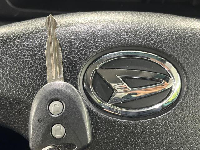 ハイゼットトラック ジャンボＳＡＩＩＩｔ　４ＷＤ　純正ナビ　衝突被害軽減システム　禁煙車　ＬＥＤヘッド　ＥＴＣ　オートライト　Ｂｌｕｅｔｏｏｔｈ　ＣＤ　ＤＶＤ再生　ＬＥＤフォグ　１５インチアルミ　キーレスエントリー（7枚目）