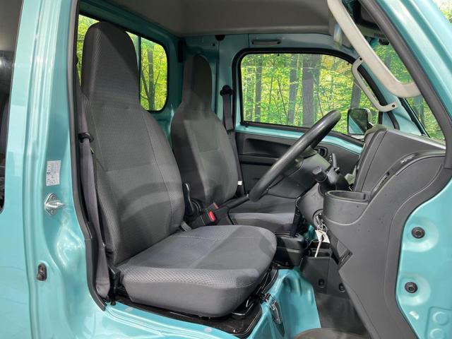 ハイゼットトラック ジャンボＳＡＩＩＩｔ　４ＷＤ　純正ナビ　衝突被害軽減システム　禁煙車　ＬＥＤヘッド　ＥＴＣ　オートライト　Ｂｌｕｅｔｏｏｔｈ　ＣＤ　ＤＶＤ再生　ＬＥＤフォグ　１５インチアルミ　キーレスエントリー（10枚目）