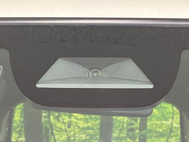 N-BOXカスタム ベースグレード 4WD 両側電動ドア 純正8型ナビ バックカメラ 衝突被害軽減システム レーダークルーズ 禁煙車 コーナーセンサー スマートキー LEDヘッド ETC 車線逸脱警報 オートライト Bluetooth(4枚目)