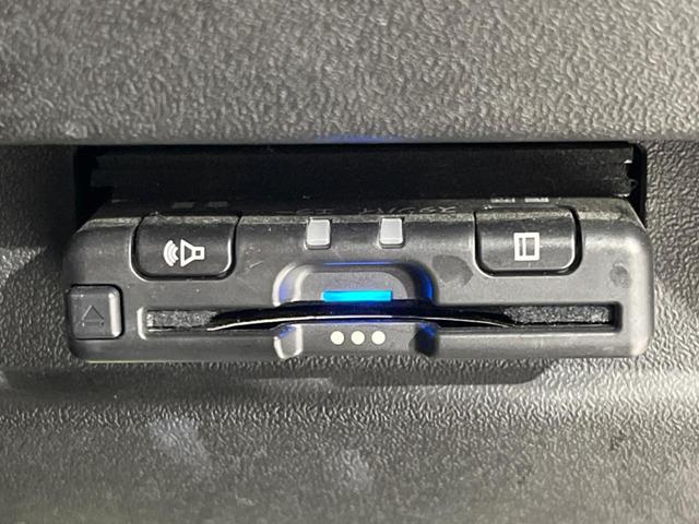 ジムニー ＸＣ　ＳＤナビ　ターボ　衝突被害軽減システム　禁煙車　スマートキー　ＬＥＤヘッド　ルーフレール　シートヒーター　ＥＴＣ　クルコン　オートハイビーム　オートライト　オートエアコン　Ｂｌｕｅｔｏｏｔｈ　ＣＤ（8枚目）