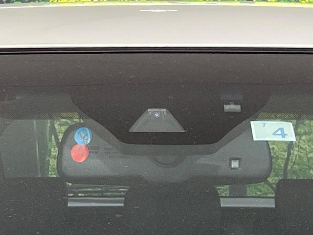 ハリアーハイブリッド プレミアム　アドバンスドパッケージ　純正８型ナビ　ＪＢＬサウンド　全周囲カメラ　禁煙車　衝突軽減装置　レーダークルーズ　パワーバックドア　オートライト　オートマチックハイビーム　ＥＴＣ　ＬＥＤヘッド　スマートキー　オートエアコン（5枚目）