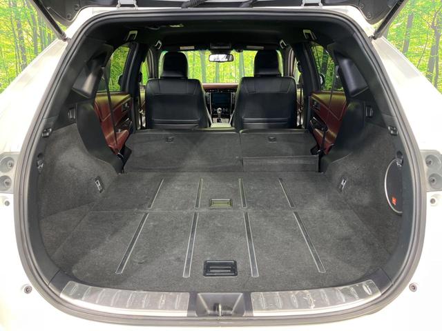 ハリアーハイブリッド プレミアム　アドバンスドパッケージ　純正８型ナビ　ＪＢＬサウンド　全周囲カメラ　禁煙車　衝突軽減装置　レーダークルーズ　パワーバックドア　オートライト　オートマチックハイビーム　ＥＴＣ　ＬＥＤヘッド　スマートキー　オートエアコン（11枚目）