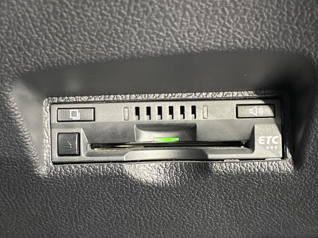 プリウス S SDナビ バックカメラ 衝害軽減システム レーダークルーズ 禁煙車 コーナーセンサー ドラレコ スマートキー LEDヘッド ETC2.0 オートハイビーム 車線逸脱警報 オートライト オートエアコン(7枚目)