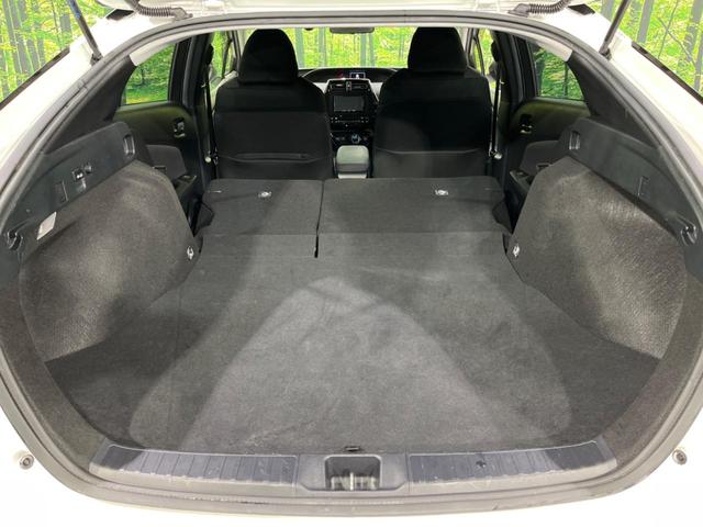 プリウス S SDナビ バックカメラ 衝害軽減システム レーダークルーズ 禁煙車 コーナーセンサー ドラレコ スマートキー LEDヘッド ETC2.0 オートハイビーム 車線逸脱警報 オートライト オートエアコン(38枚目)