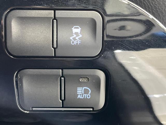 プリウス S SDナビ バックカメラ 衝害軽減システム レーダークルーズ 禁煙車 コーナーセンサー ドラレコ スマートキー LEDヘッド ETC2.0 オートハイビーム 車線逸脱警報 オートライト オートエアコン(49枚目)