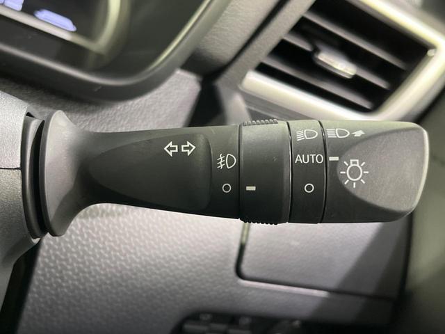 ルーミー カスタムG 4WD 両側電動ドア SDナビ バックカメラ 衝突被害軽減システム レーダークルーズ 禁煙車 コーナーセンサー スマートキー LEDヘッド ETC オートライト オートエアコン 純正14インチアルミ(45枚目)