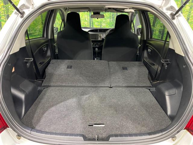 ヴィッツ F 4WD SDナビ バックカメラ プリクラッシュセーフティ ETC HIDヘッド オートマチックハイビーム 先行車発進オシラセ機能 オートライト Bluetooth接続 14インチアルミ(10枚目)