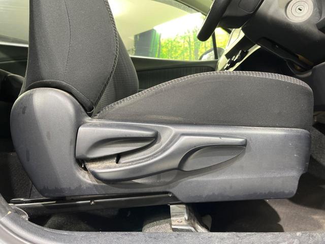 ヴィッツ F 4WD SDナビ バックカメラ プリクラッシュセーフティ ETC HIDヘッド オートマチックハイビーム 先行車発進オシラセ機能 オートライト Bluetooth接続 14インチアルミ(42枚目)