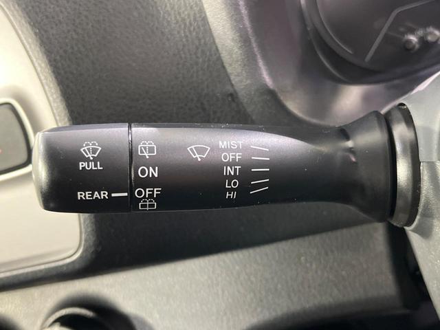 ヴィッツ F 4WD SDナビ バックカメラ プリクラッシュセーフティ ETC HIDヘッド オートマチックハイビーム 先行車発進オシラセ機能 オートライト Bluetooth接続 14インチアルミ(52枚目)