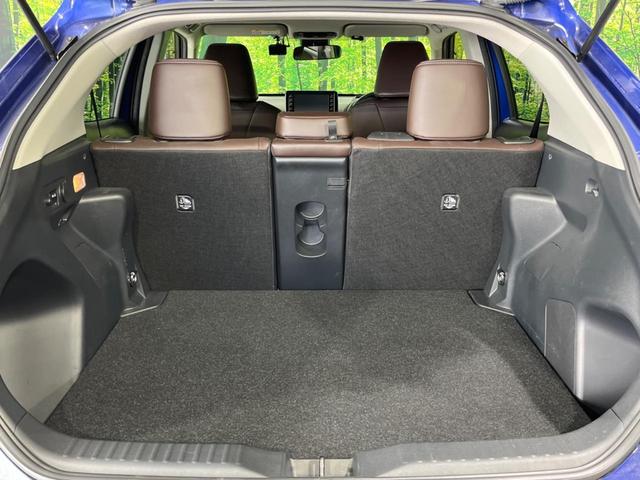 ヤリスクロス ハイブリッドZ 4WD 全周囲カメラ 純正8型ナビ付ディスプレイオーディオ 衝突軽減装置 レーダークルーズ 禁煙車 パワーシート ドラレコ フルセグTV スマートキー LEDヘッド ETC シートヒーター(10枚目)