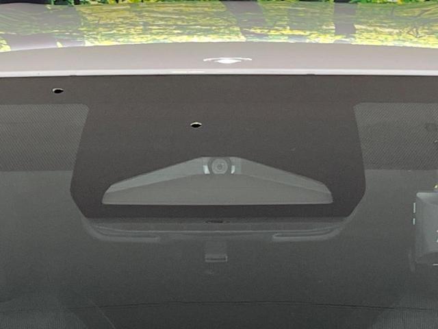 プリウス X 純正8型ディスプレイオーディオ バックカメラ 衝突軽減 レーダークルーズ 禁煙車 ドラレコ コーナーセンサー スマートキー LEDヘッド ETC2.0 オートハイビーム 車線逸脱警報 オートエアコン(4枚目)