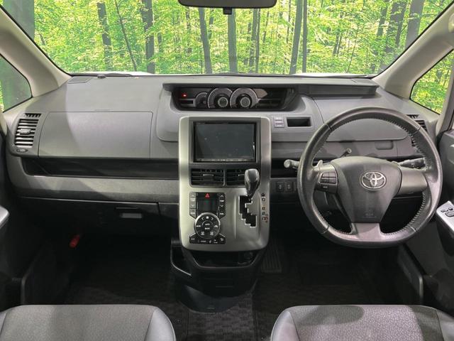 ヴォクシー ZS 煌III 4WD 両側電動ドア 後席モニター ALPINE8型ナビ バックカメラ 禁煙車 スマートキー HIDヘッド ETC デュアルエアコン 純正15インチアルミ Bluetooth 電動格納ミラー(2枚目)