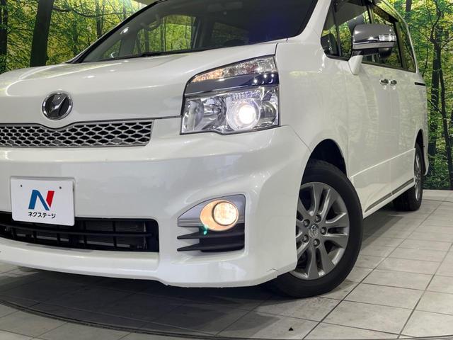 ヴォクシー ZS 煌III 4WD 両側電動ドア 後席モニター ALPINE8型ナビ バックカメラ 禁煙車 スマートキー HIDヘッド ETC デュアルエアコン 純正15インチアルミ Bluetooth 電動格納ミラー(13枚目)