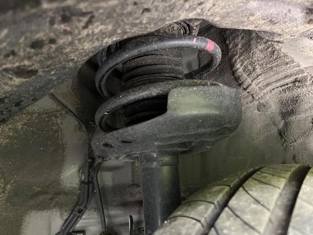 カローラクロス ハイブリッド　Ｚ　４ＷＤ　禁煙車　寒冷地仕様　サンルーフ　純正１０．５型ＤＡ　全周囲カメラ　アドバンストパーク　衝突軽減装置　ＬＥＤヘッド／フォグ　シーケンシャルターンランプ　ブラインドスポットモニター　シートエアコン（20枚目）