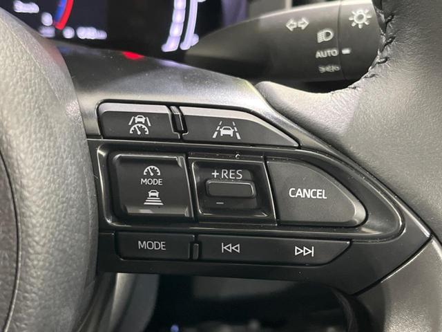 ヤリスクロス Ｇ　禁煙車　純正８型ディスプレイオーディオ　バックカメラ　Ｂｌｕｅｔｏｏｔｈ接続　衝突軽減装置　レーダークルコン　オートハイビーム　革巻きステアリング　ドライブモードセレクト　オートエアコン　スマートキー（6枚目）