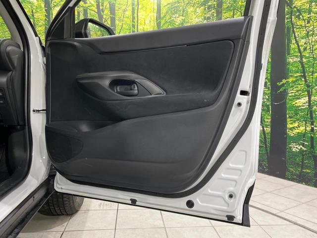 ヤリスクロス Ｇ　禁煙車　純正８型ディスプレイオーディオ　バックカメラ　Ｂｌｕｅｔｏｏｔｈ接続　衝突軽減装置　レーダークルコン　オートハイビーム　革巻きステアリング　ドライブモードセレクト　オートエアコン　スマートキー（32枚目）