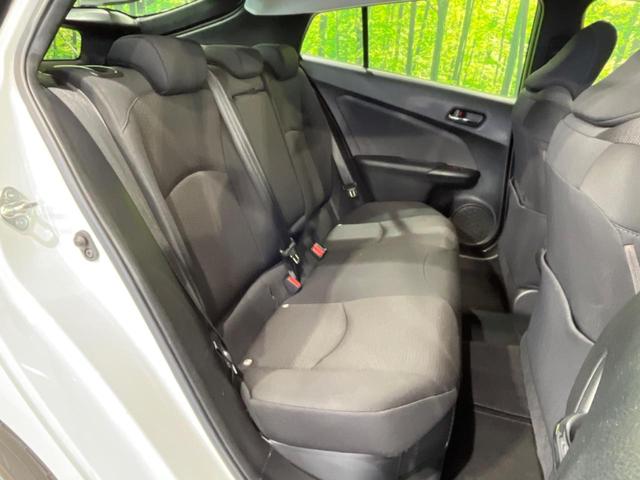 プリウス S 禁煙車 後期型 純正8型ディスプレイオーディオ バックカメラ Bluetooth接続 衝突軽減装置 レーダークルコン LEDヘッドライト オートハイビーム オートエアコン 革巻きステアリング ETC(9枚目)