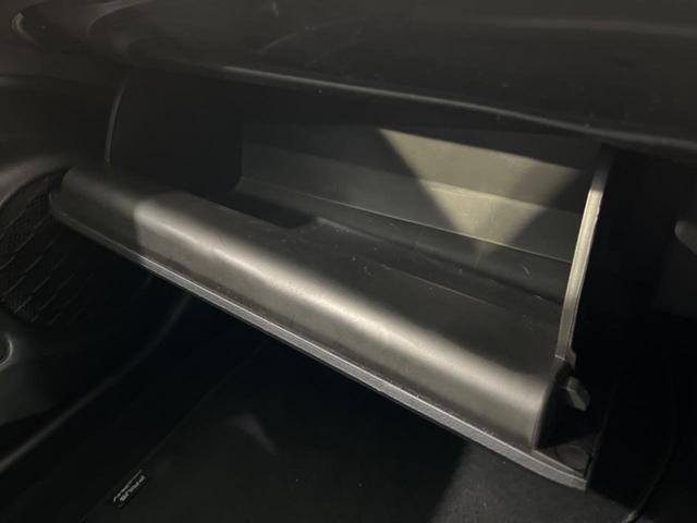 プリウス S 禁煙車 後期型 純正8型ディスプレイオーディオ バックカメラ Bluetooth接続 衝突軽減装置 レーダークルコン LEDヘッドライト オートハイビーム オートエアコン 革巻きステアリング ETC(36枚目)