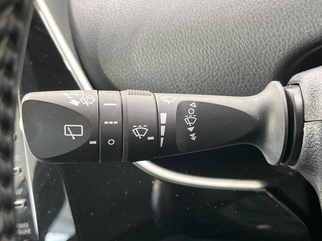 プリウス S 禁煙車 後期型 純正8型ディスプレイオーディオ バックカメラ Bluetooth接続 衝突軽減装置 レーダークルコン LEDヘッドライト オートハイビーム オートエアコン 革巻きステアリング ETC(42枚目)