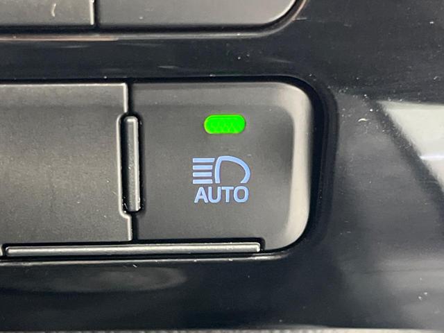 プリウス S 禁煙車 後期型 純正8型ディスプレイオーディオ バックカメラ Bluetooth接続 衝突軽減装置 レーダークルコン LEDヘッドライト オートハイビーム オートエアコン 革巻きステアリング ETC(47枚目)