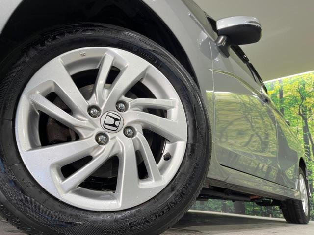 【純正１５インチアルミホイール】外観にマッチした純正アルミホイールを装着しております。各種社外アルミホイールや、スタッドレスタイヤも取扱いしております。是非ご相談ください♪